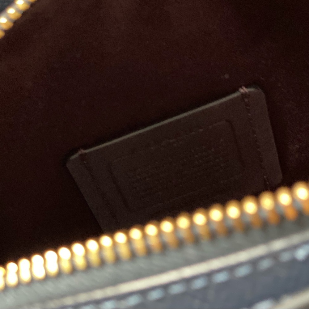 Coach Mini Carryall - Picture 4 of 4